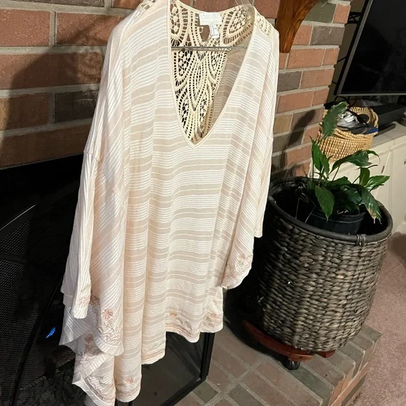 SOLD!!  2X Forever 21 Boho Romantic Crochet Embroidery Batwing - Picture 6 of 11